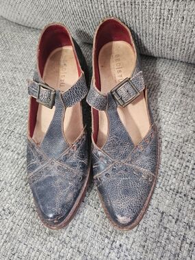 Bed stu Jenny brown leather T strap ladies flats size 8